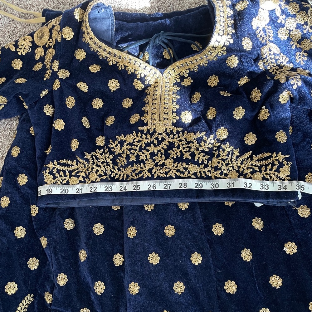 Blue velvet heavy gold embroidery Lehenga Choli - Picture 3 of 15